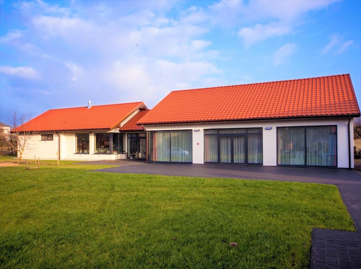 Sadova Park Villa Slesin  Exterior photo